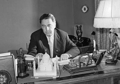 �.�. ���������� � ������� � ���٨�� (������ ����������� �������)